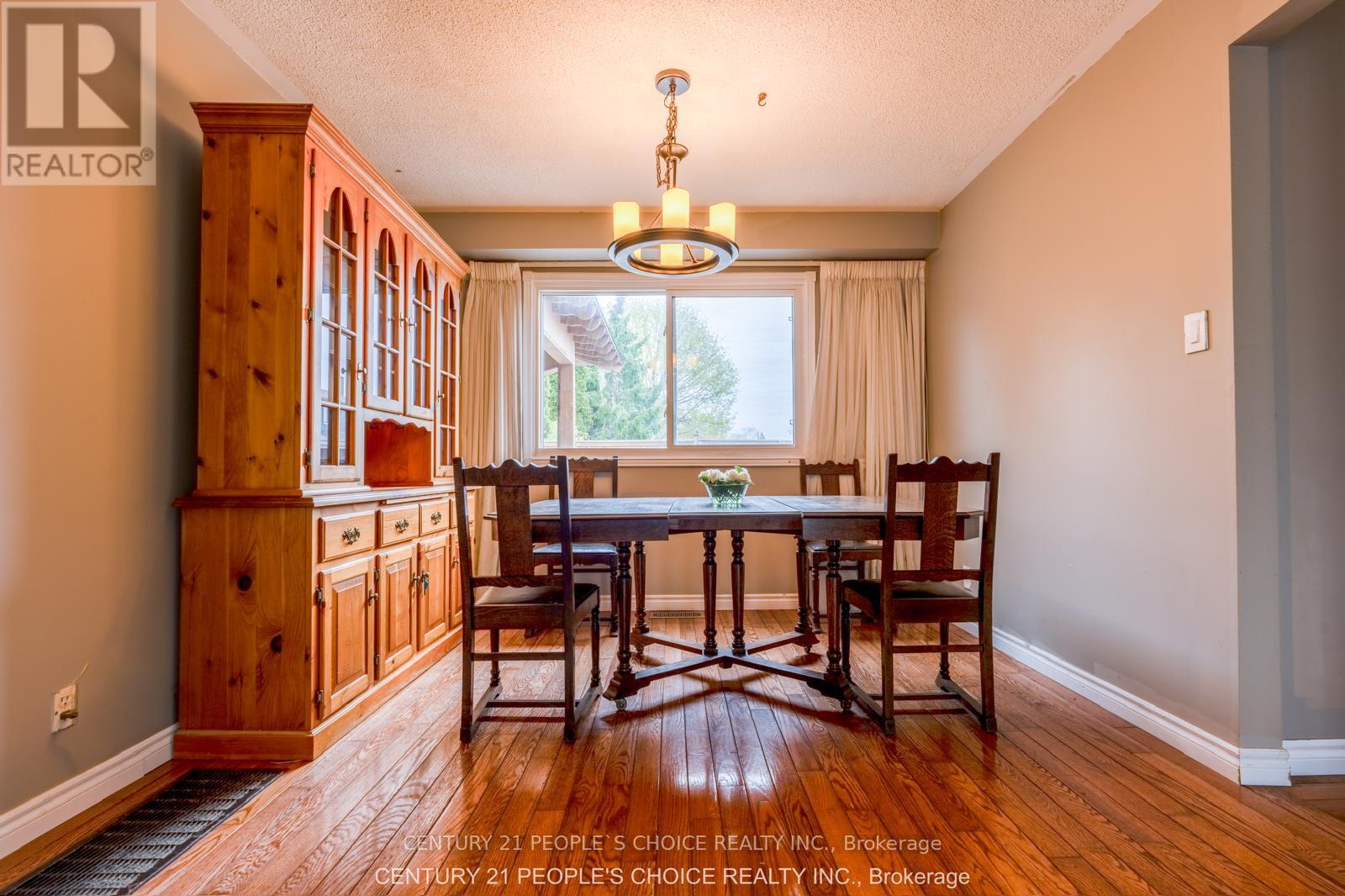 218 ANGELINE STREET N - 10