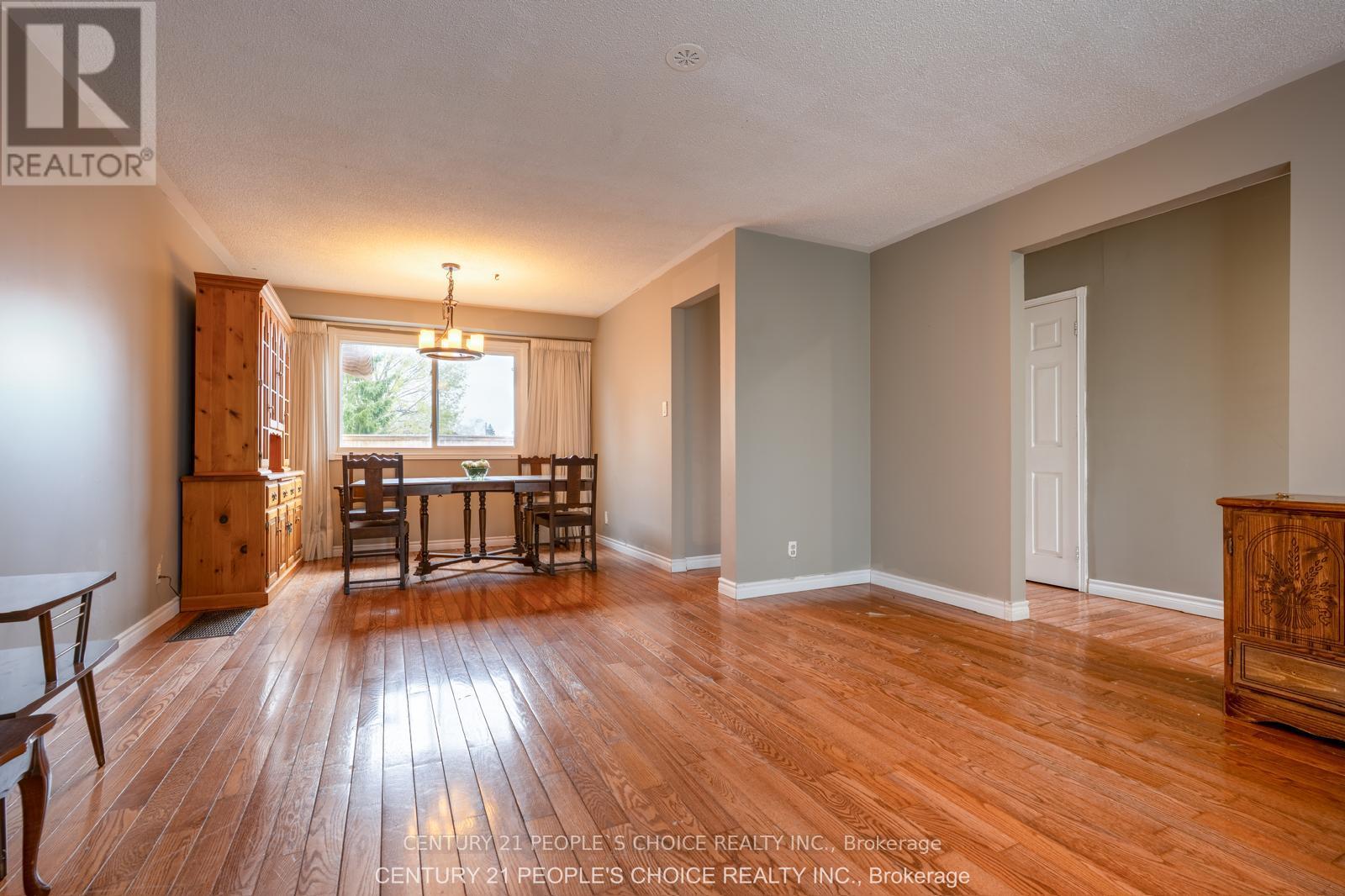 218 ANGELINE STREET N - 12