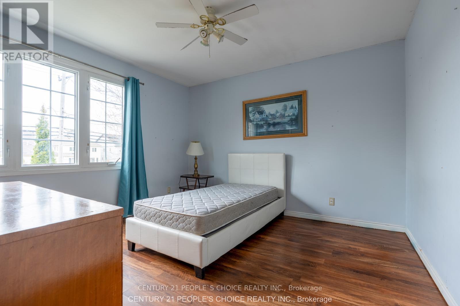 218 ANGELINE STREET N - 16