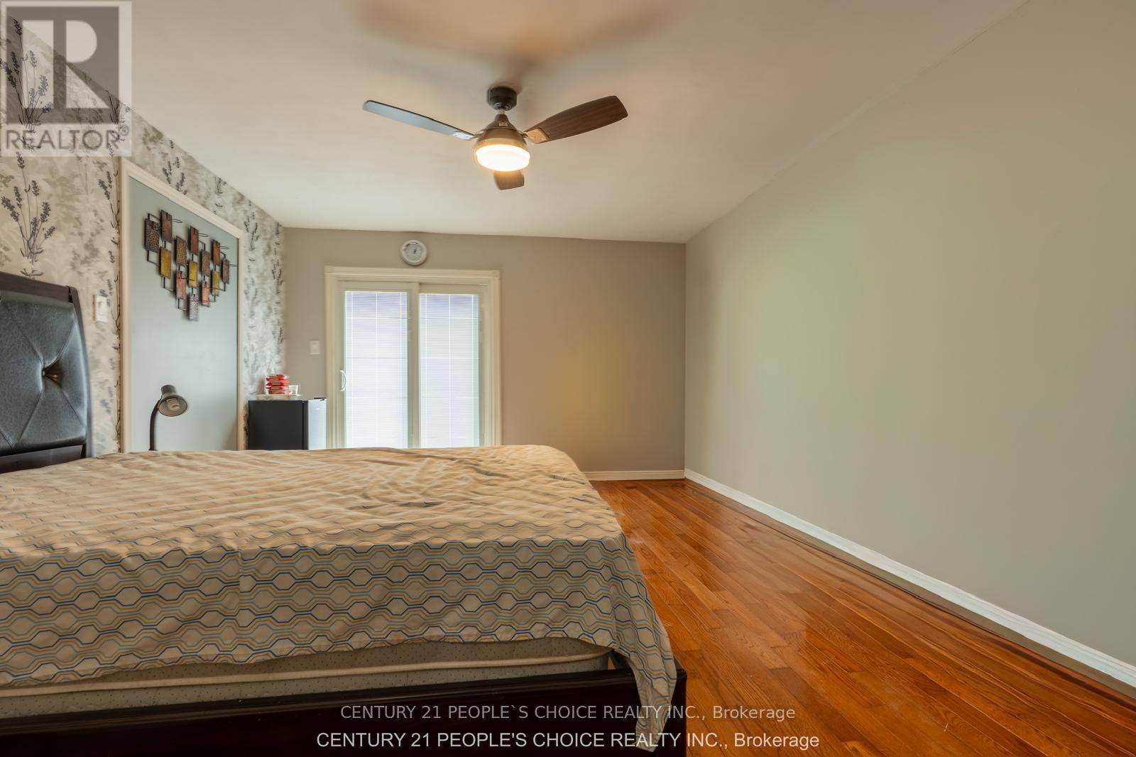 218 ANGELINE STREET N - 17