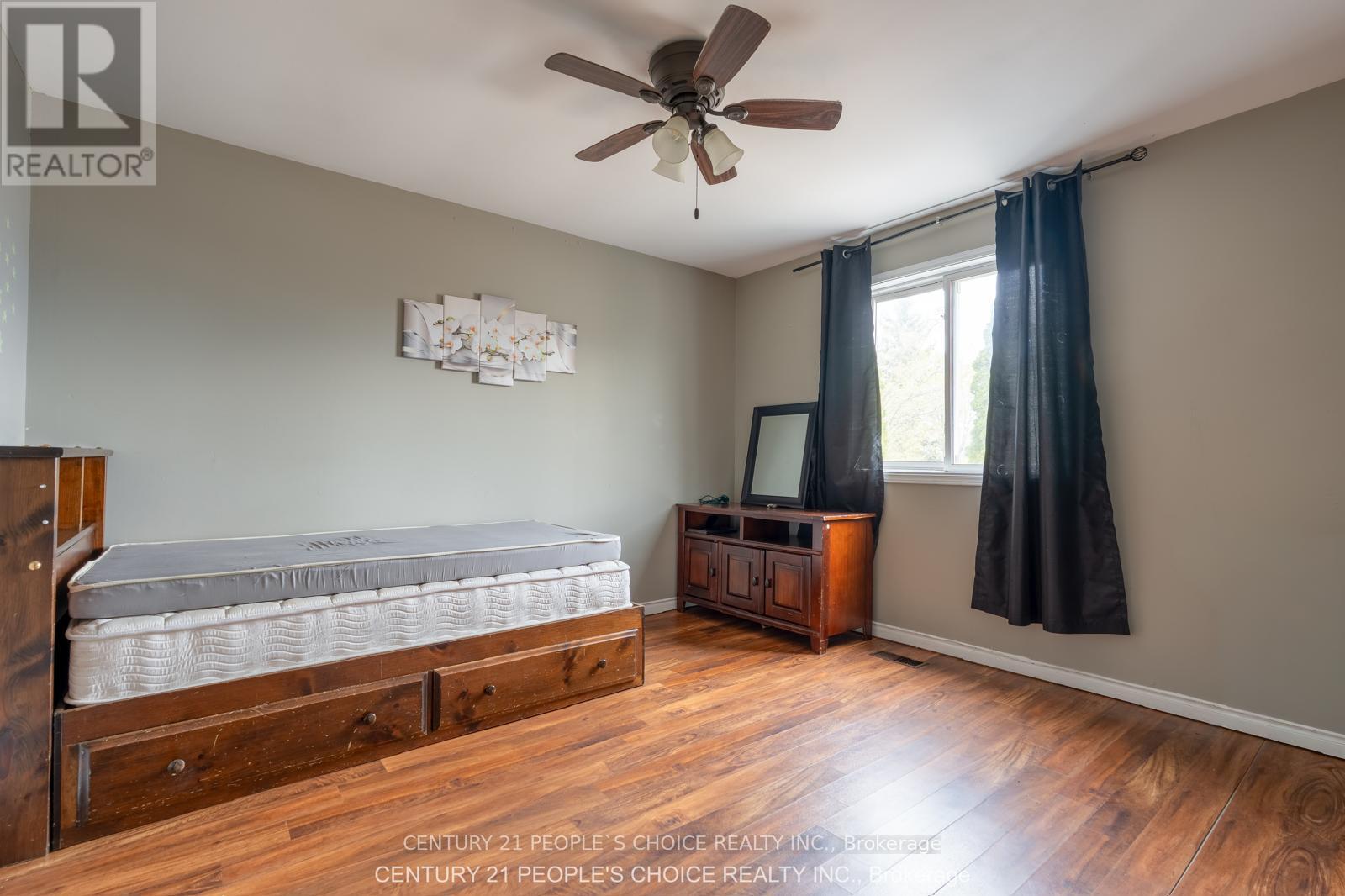 218 ANGELINE STREET N - 19