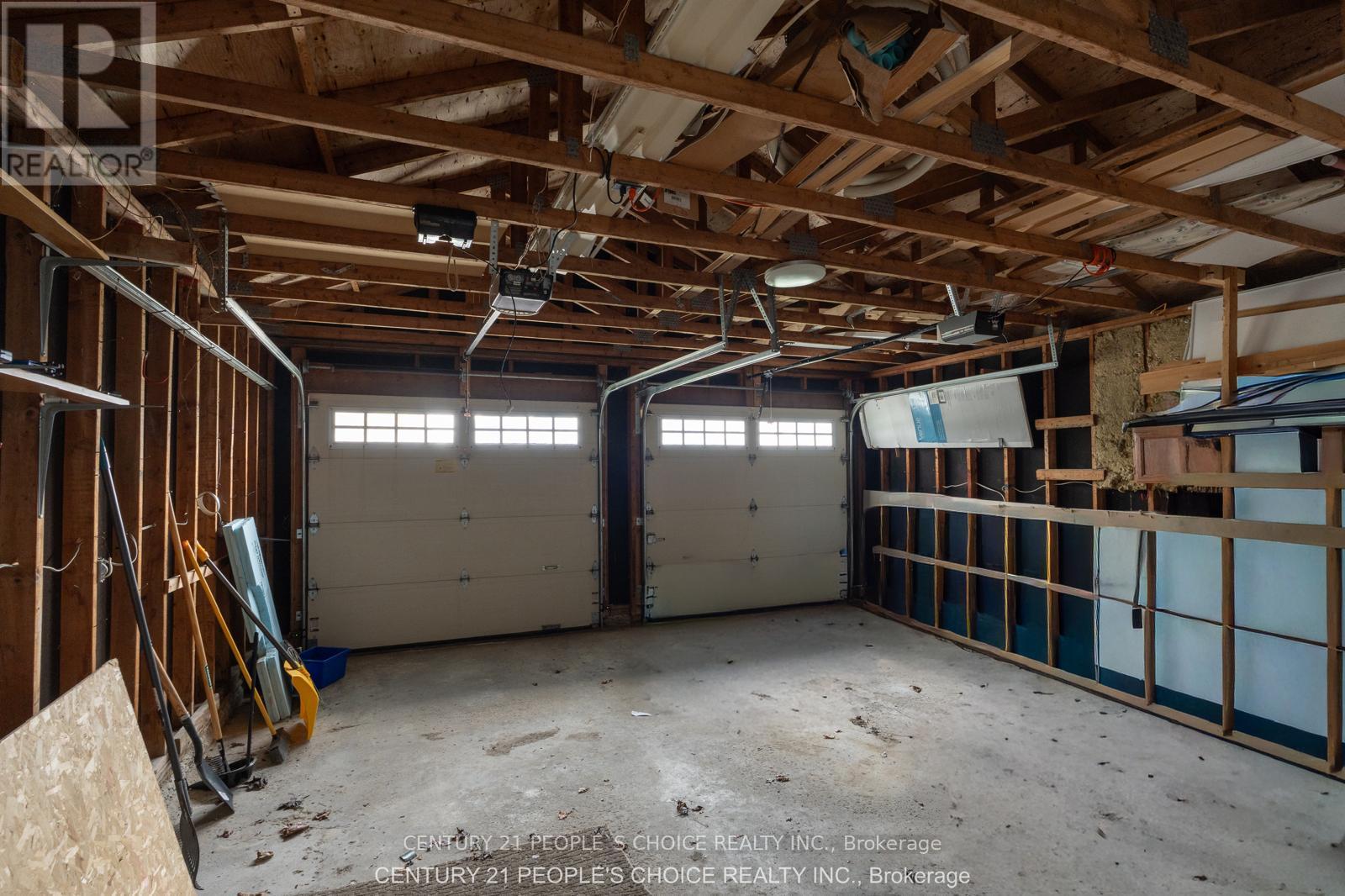 218 ANGELINE STREET N - 37