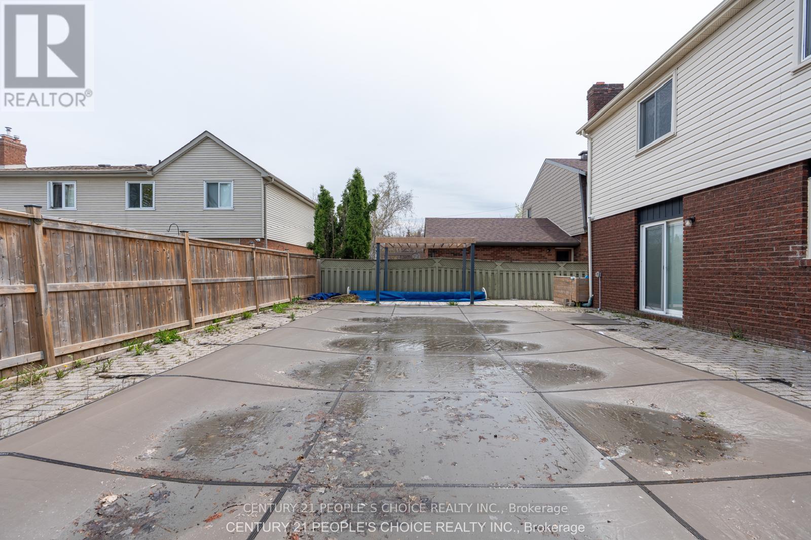 218 ANGELINE STREET N - 35