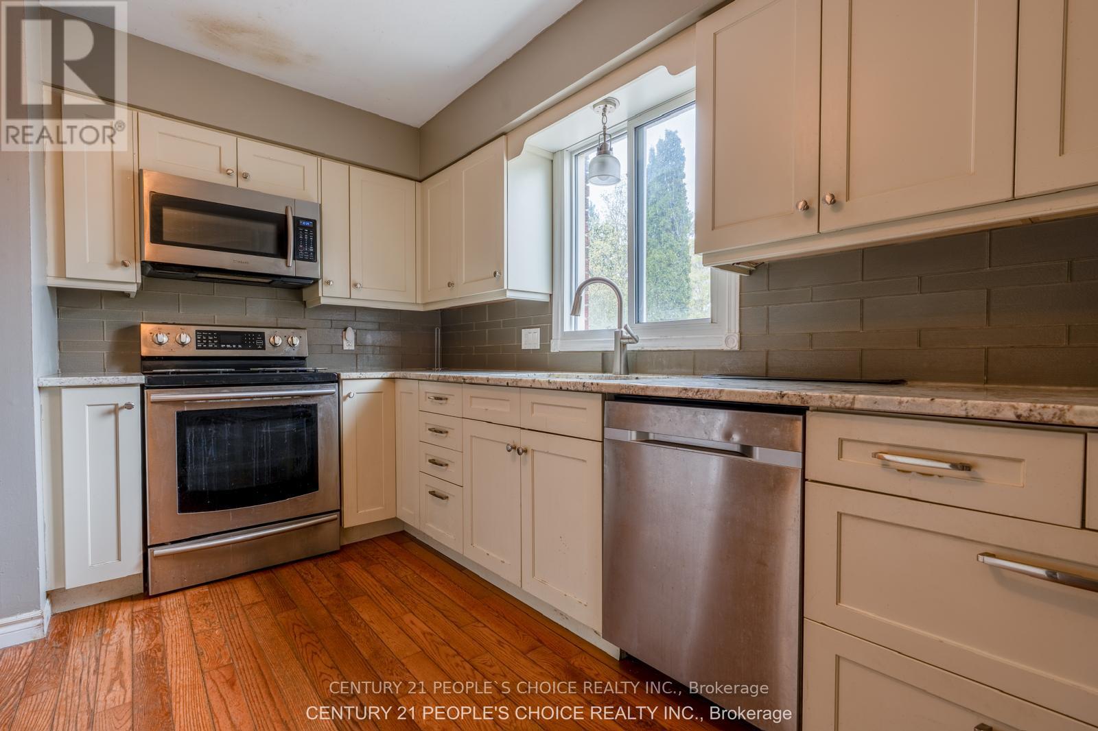 218 ANGELINE STREET N - 5