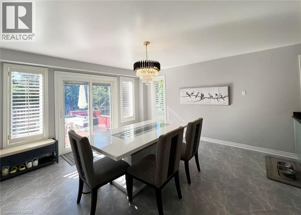 7 TANDEM Court, Ancaster, Ontario, L9K1M1 — Photo 10