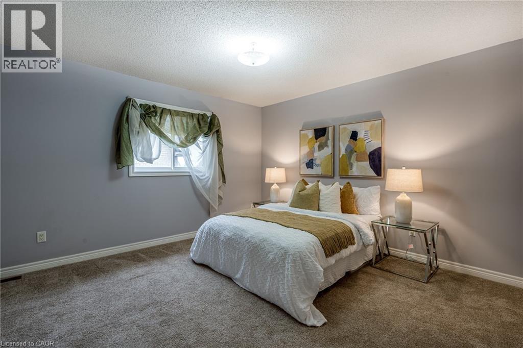 7 TANDEM Court - 32