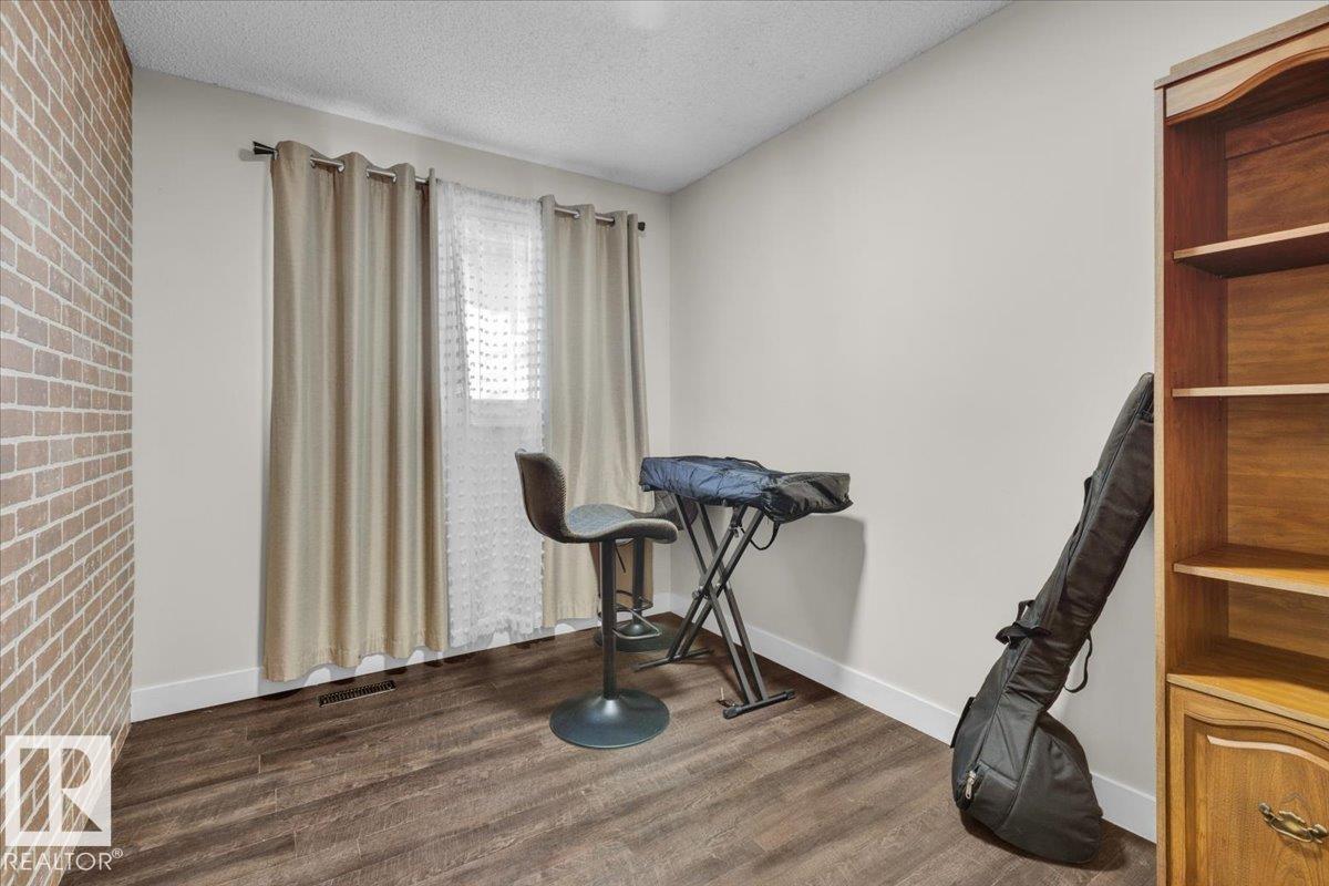 3515 20 AV NW - 29
