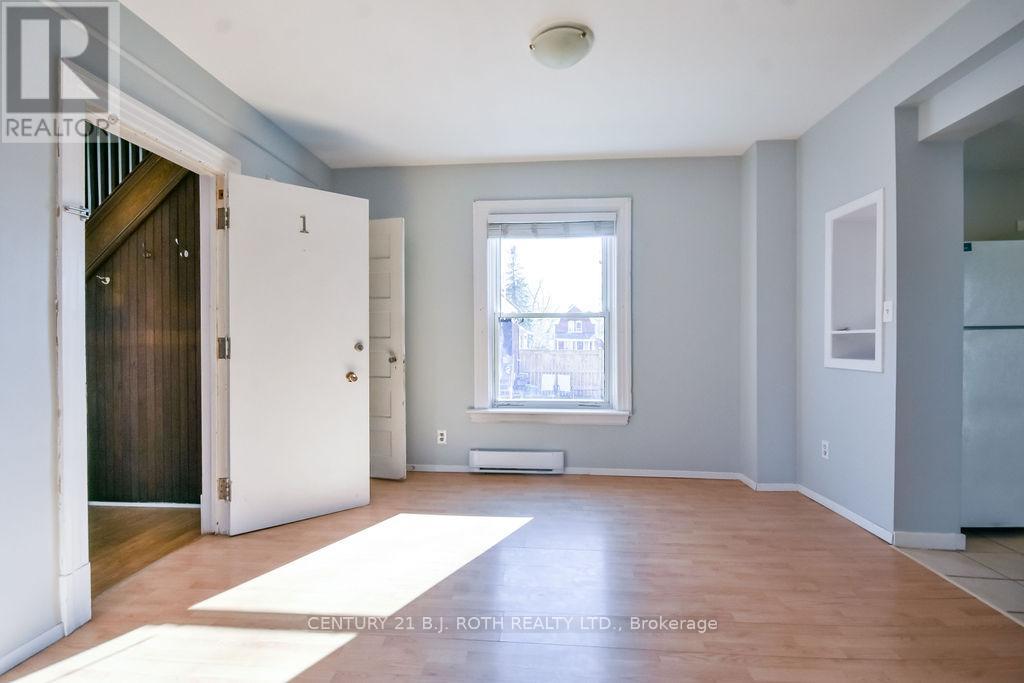 174 BARRIE ROAD - 13