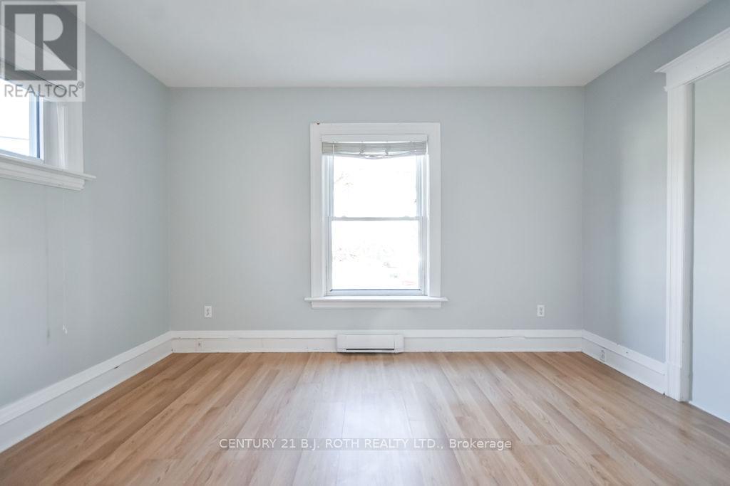 174 BARRIE ROAD - 14