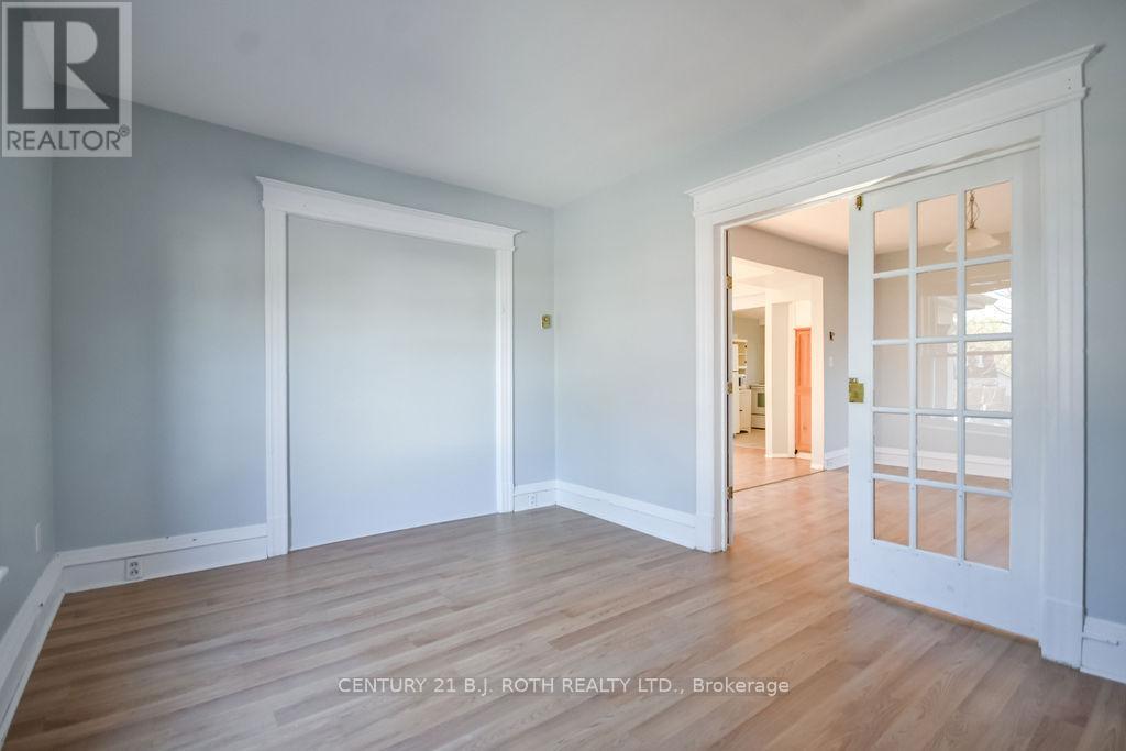 174 BARRIE ROAD - 16