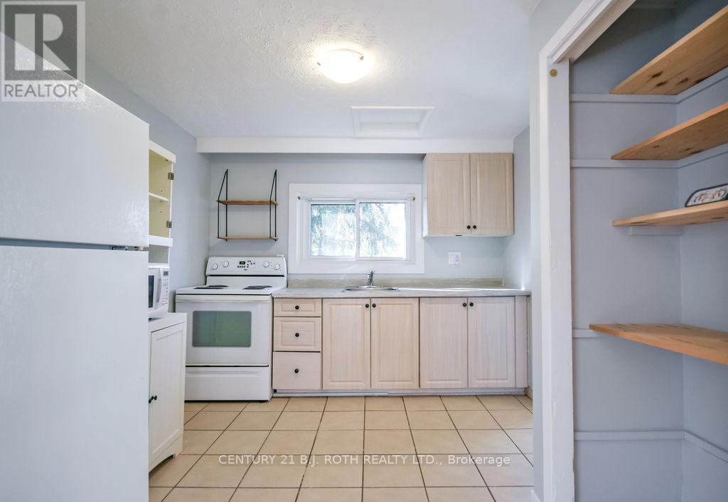 174 BARRIE ROAD - 17