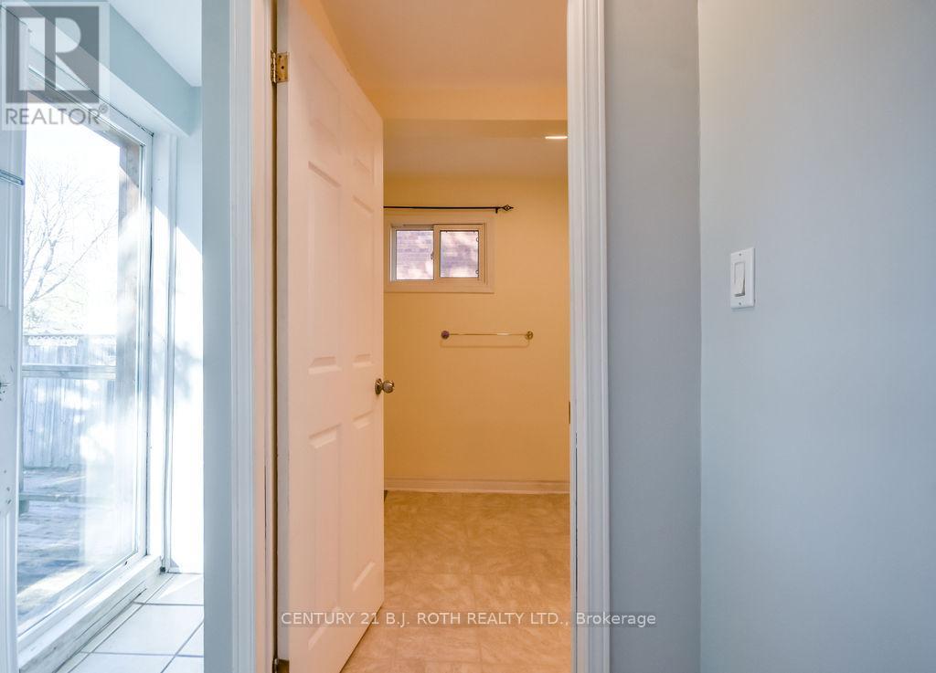 174 BARRIE ROAD - 22