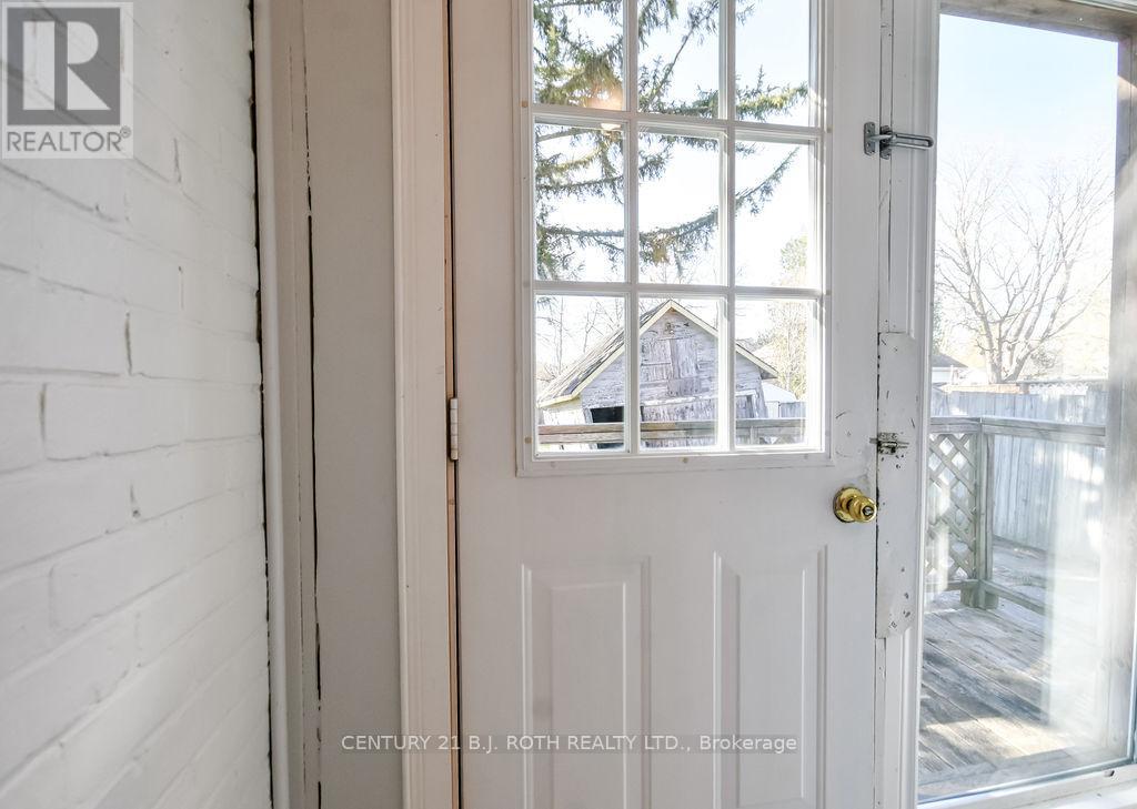 174 BARRIE ROAD - 26