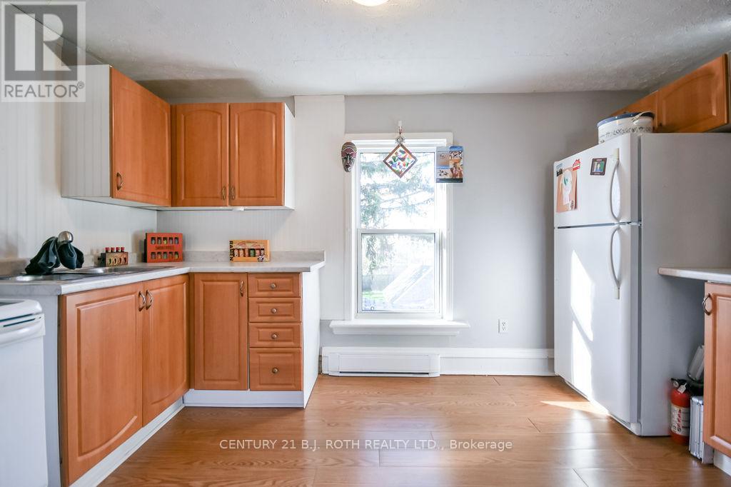 174 BARRIE ROAD - 35