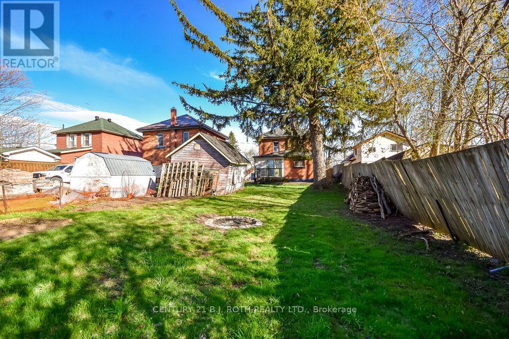 174 BARRIE ROAD - 43