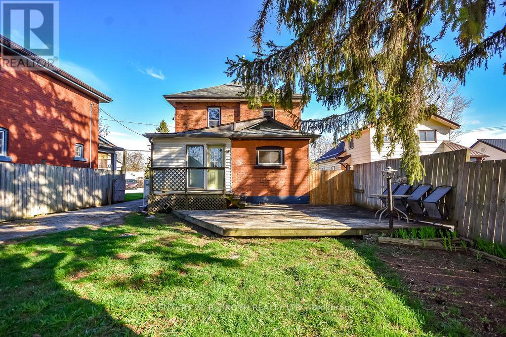 174 BARRIE ROAD - 44