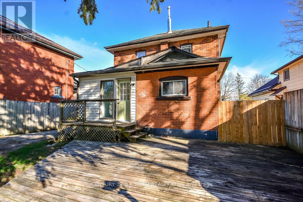 174 BARRIE ROAD - 45