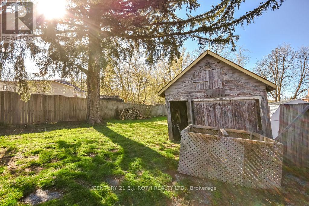 174 BARRIE ROAD - 46