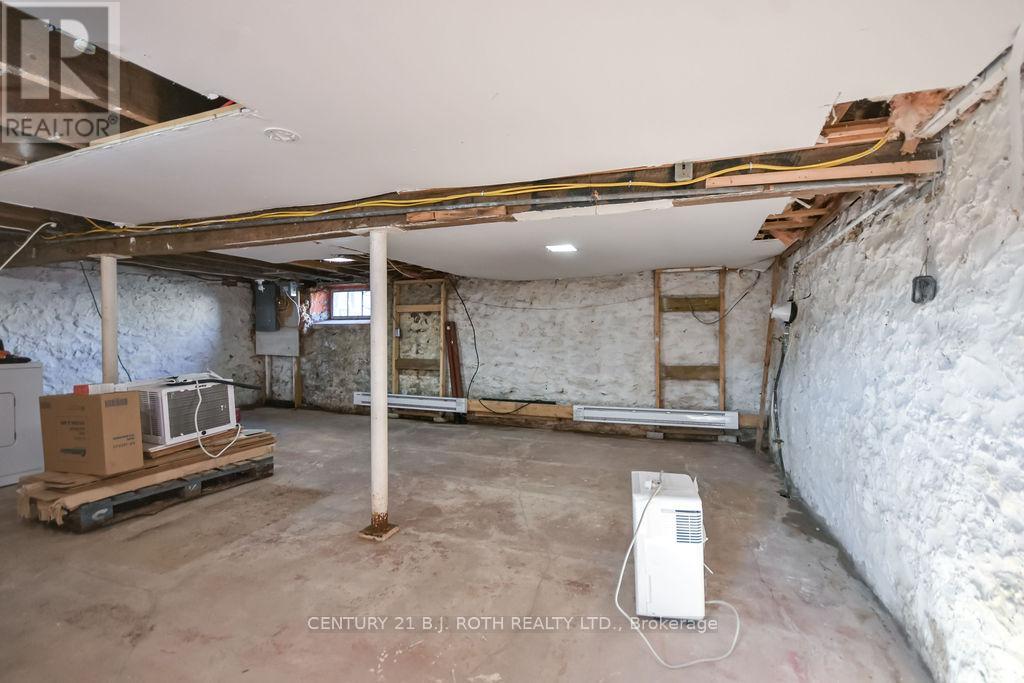 174 BARRIE ROAD - 47