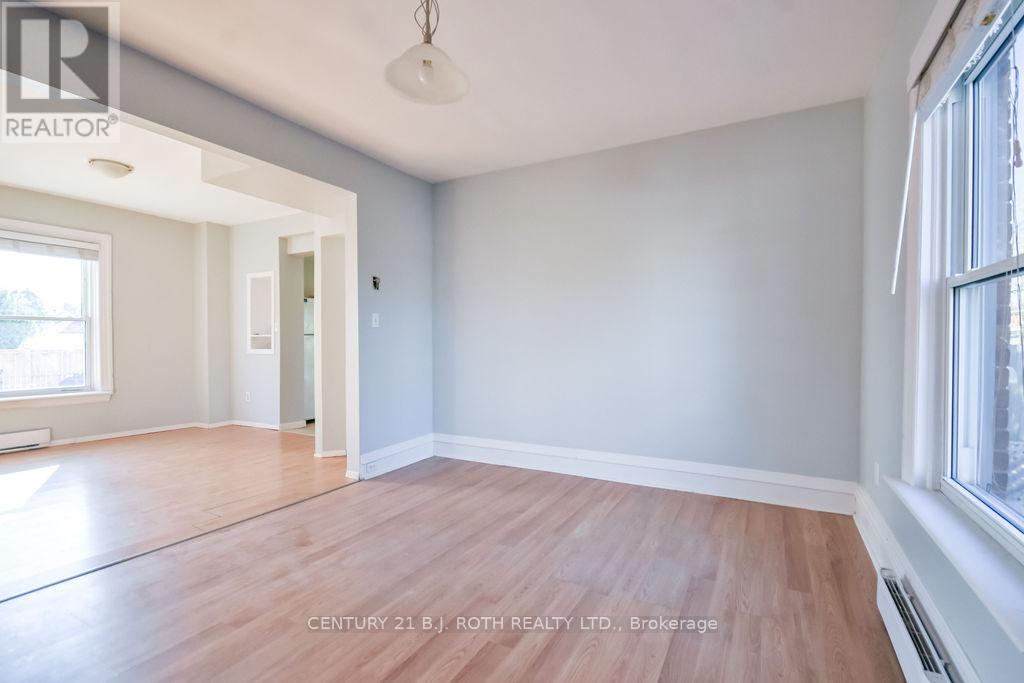 174 BARRIE ROAD - 9