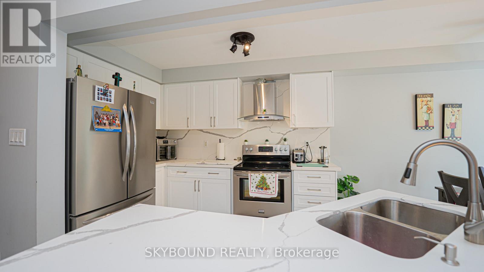 #43 1588 SOUTH PARADE COURT - 10