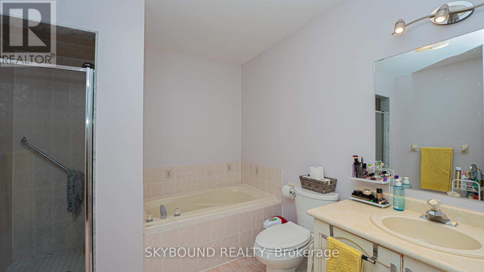 #43 1588 SOUTH PARADE COURT - 26