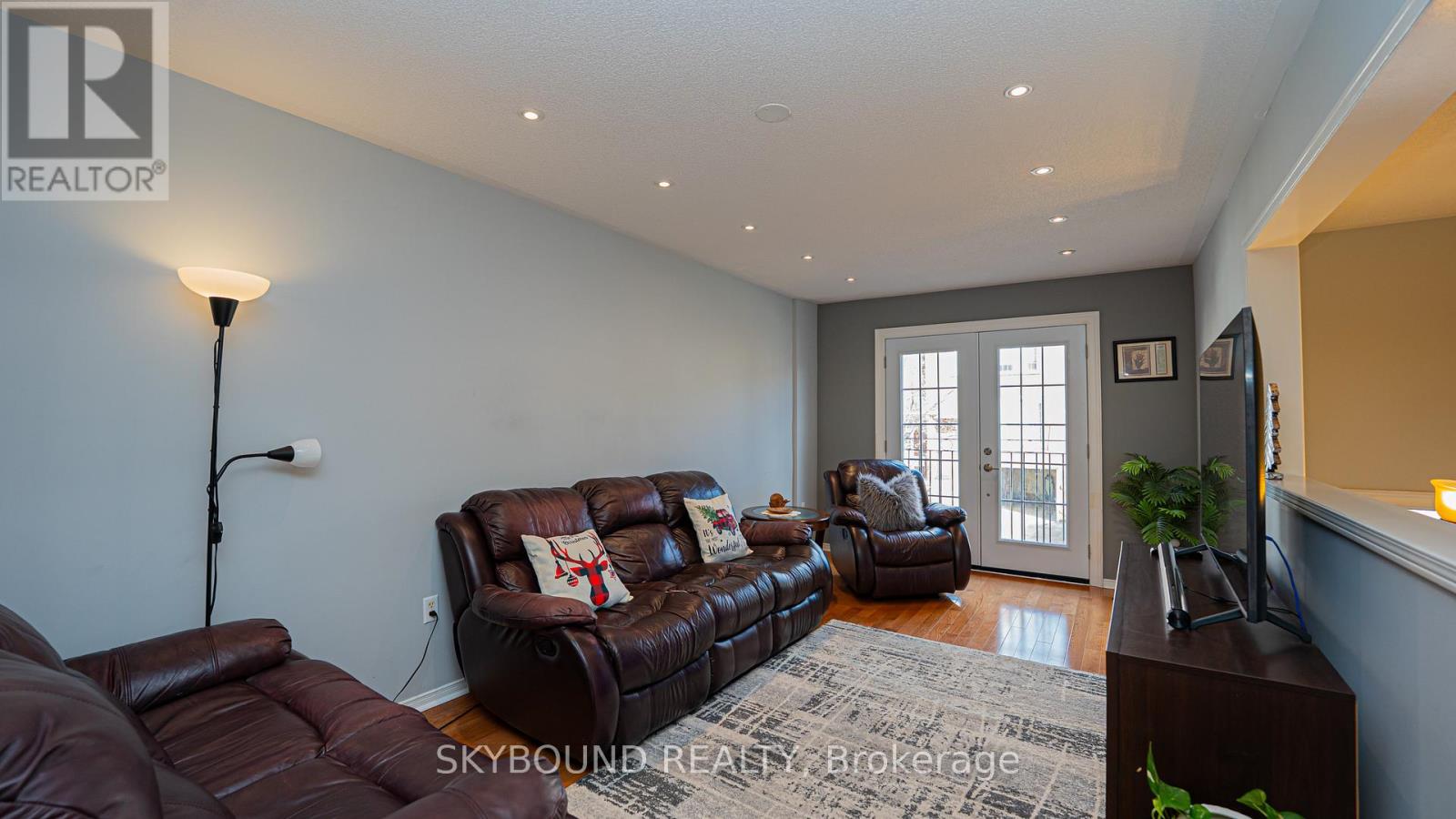 #43 1588 SOUTH PARADE COURT - 7
