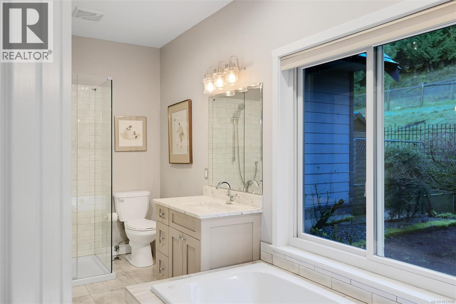 846 Aros Rd, Cobble Hill