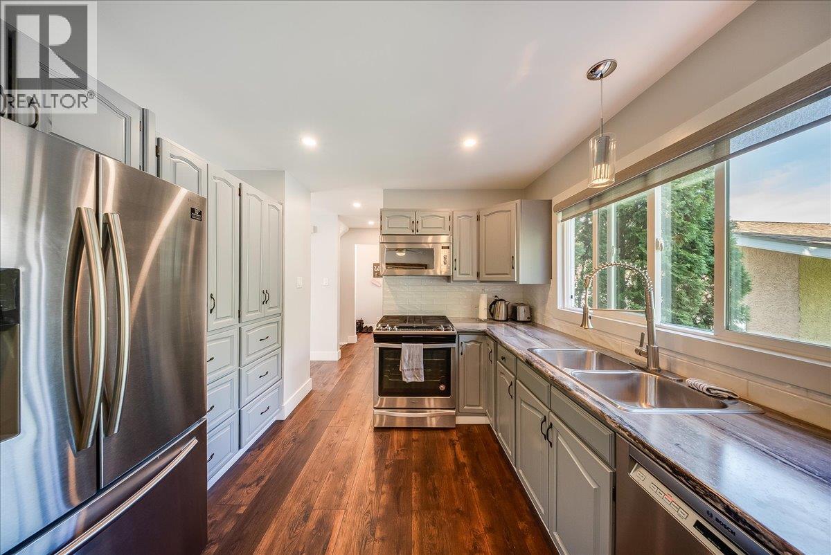 3715 Woodland Drive - 14