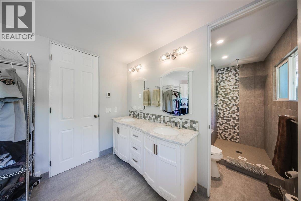 3715 Woodland Drive - 28