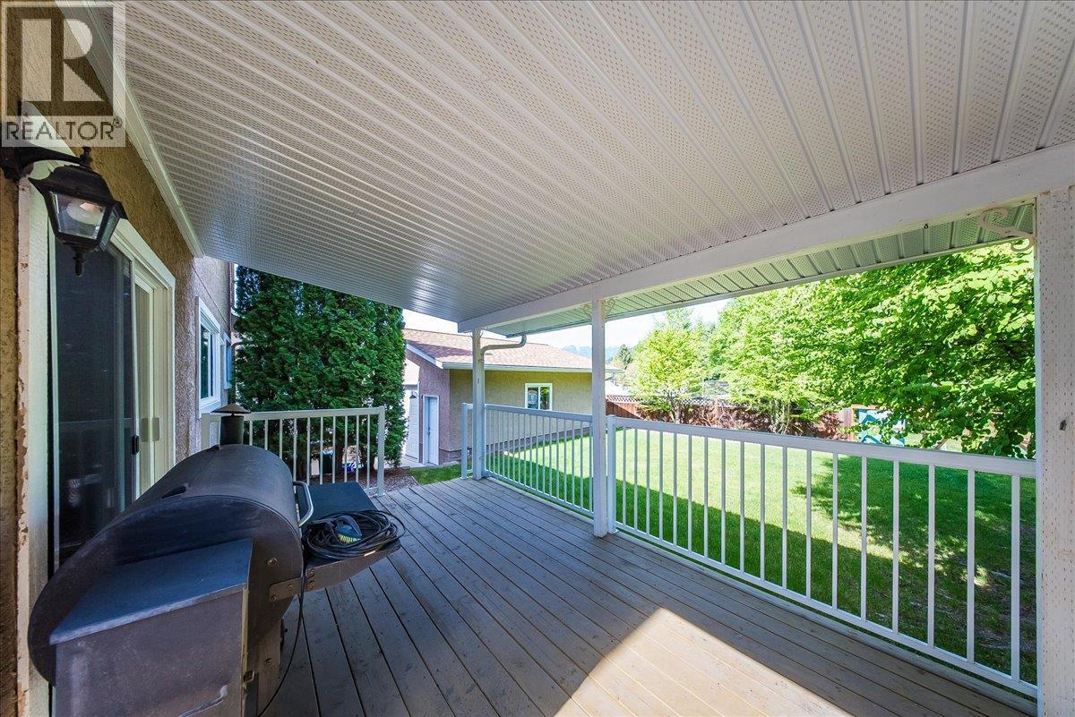 3715 Woodland Drive - 34