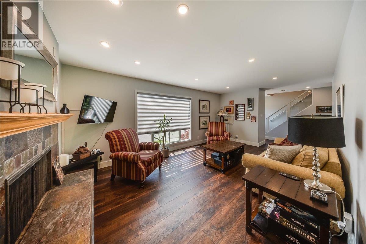 3715 Woodland Drive - 6