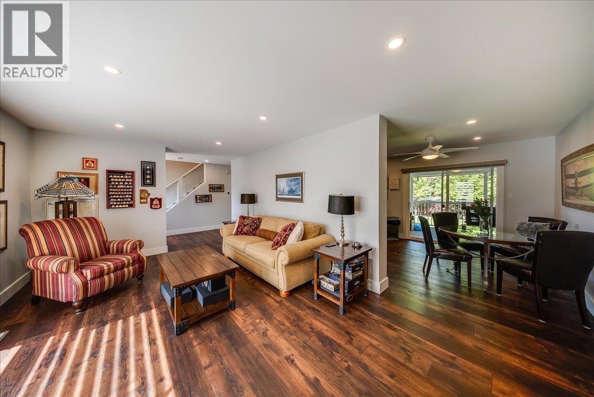 3715 Woodland Drive - 9