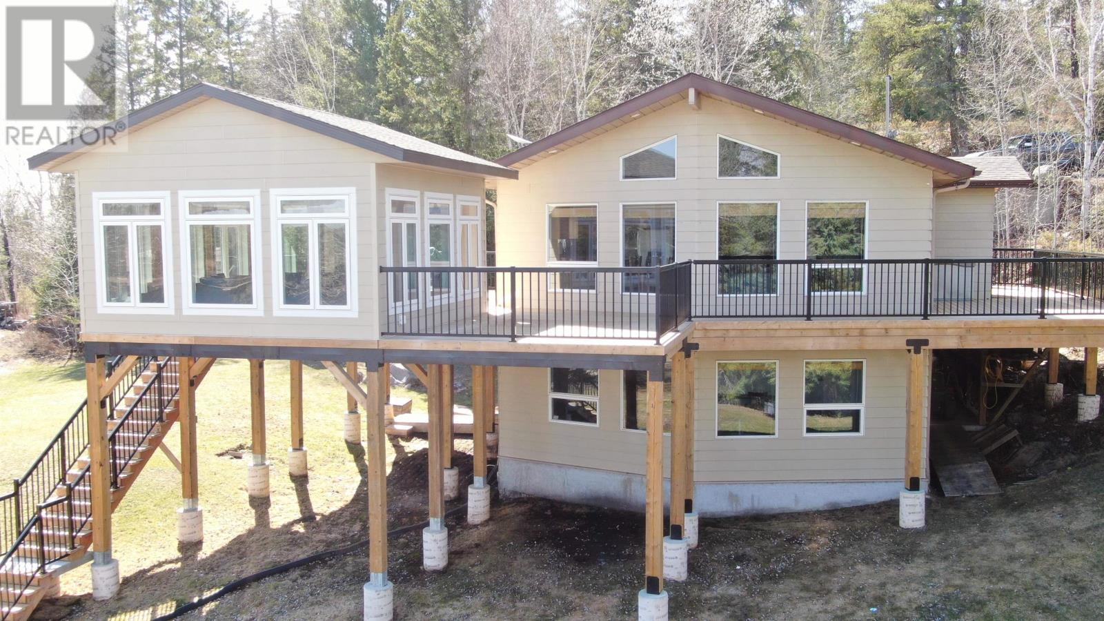 220D Phantom DR, Kenora, Ontario, P0X1C0 — Photo 2