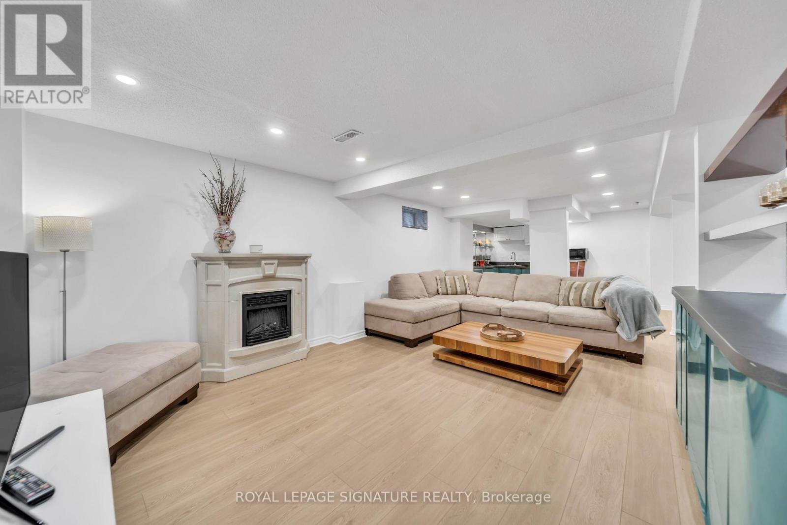 47 EDMUND SEAGER DRIVE - 30