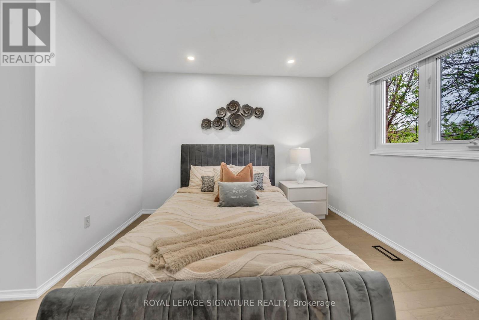 47 EDMUND SEAGER DRIVE - 27