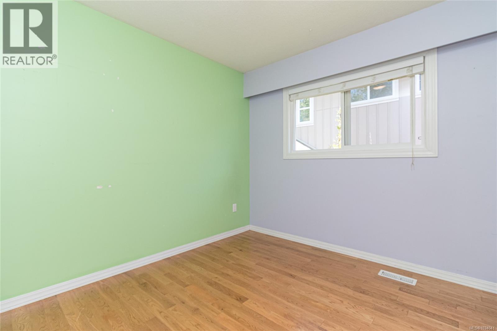 2252 Kinross Ave - 13