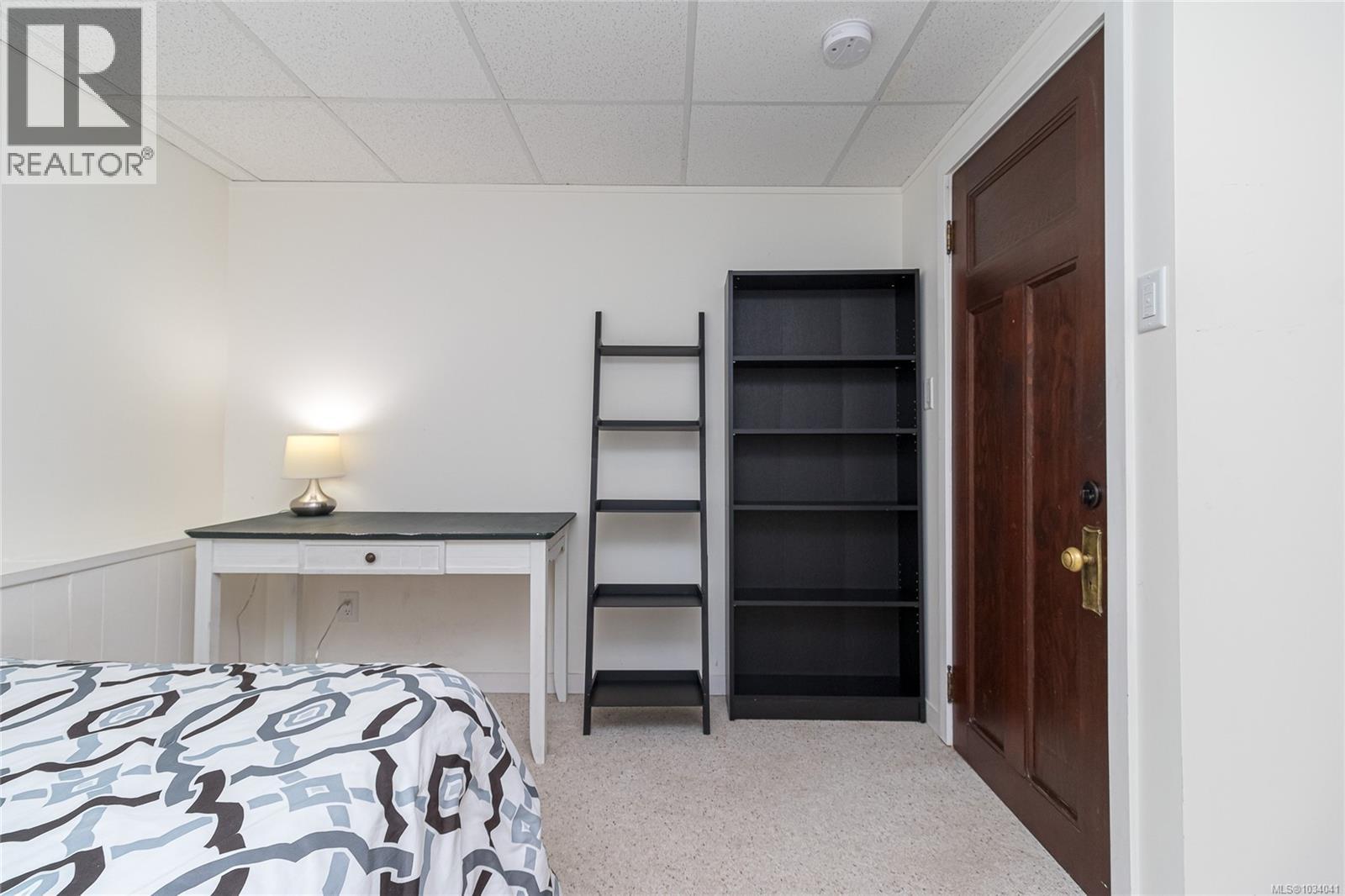 2252 Kinross Ave - 18