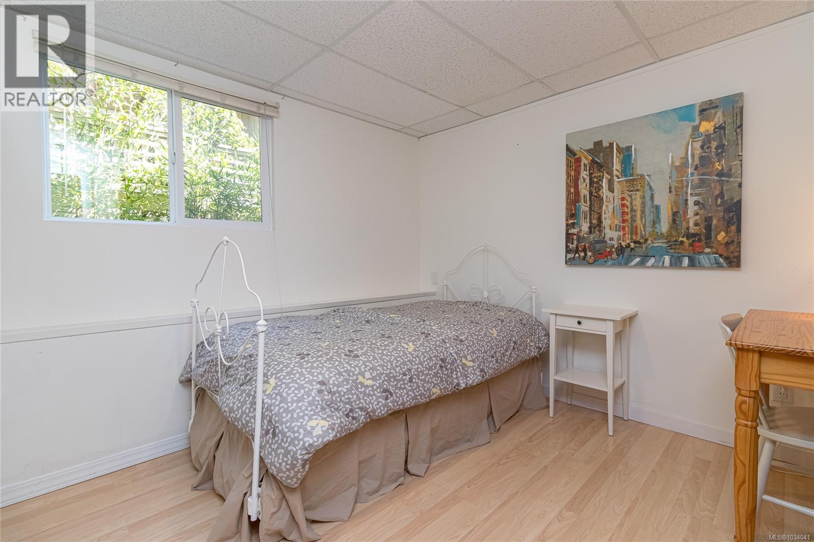 2252 Kinross Ave - 19
