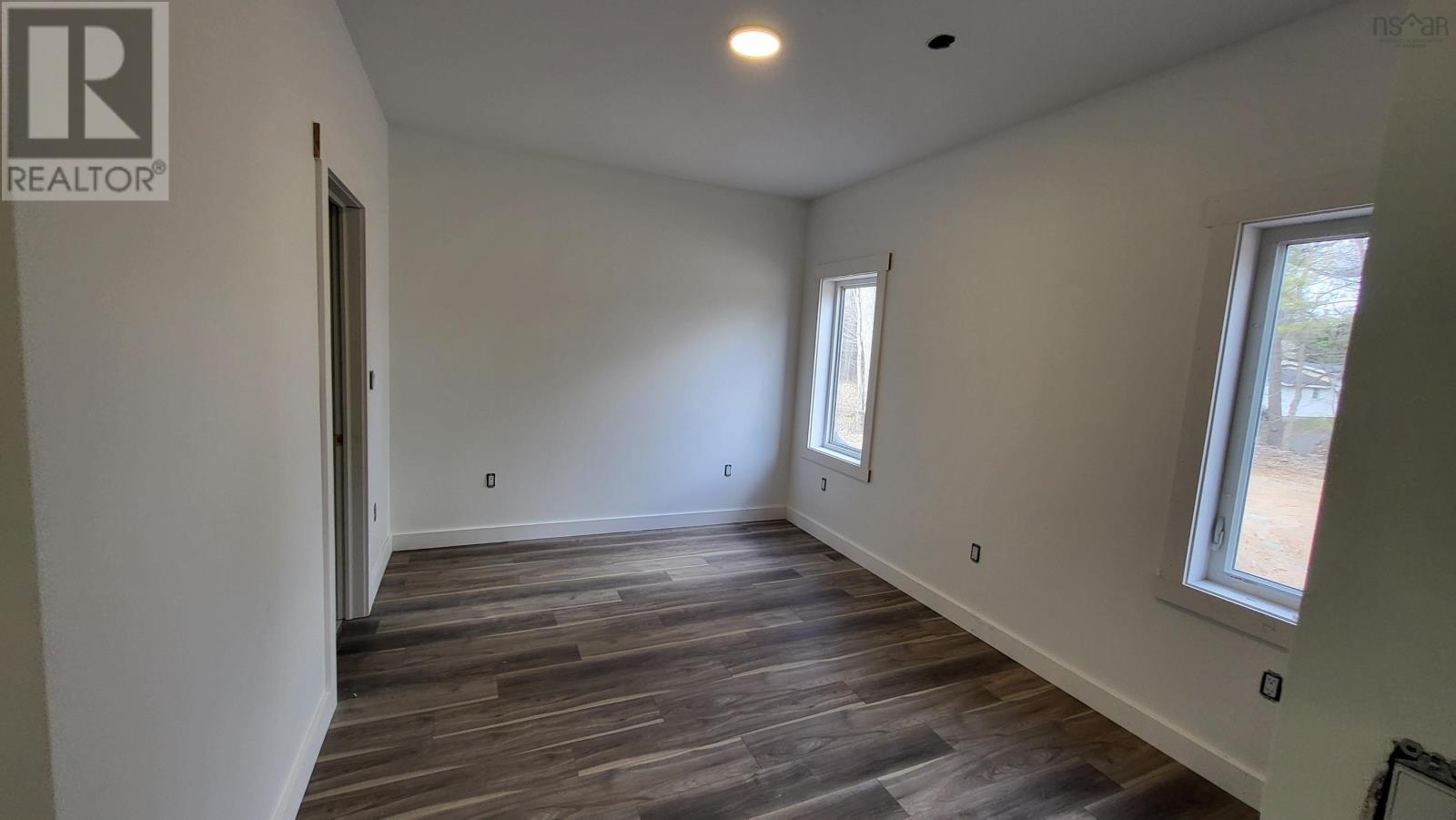 1437 Princess Crescent - 14