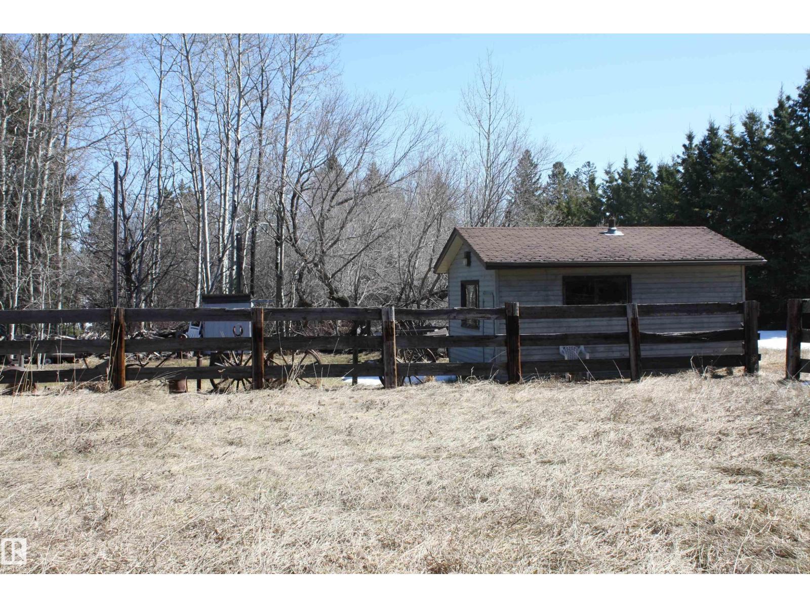 9 61076 TWP ROAD 462A exterior