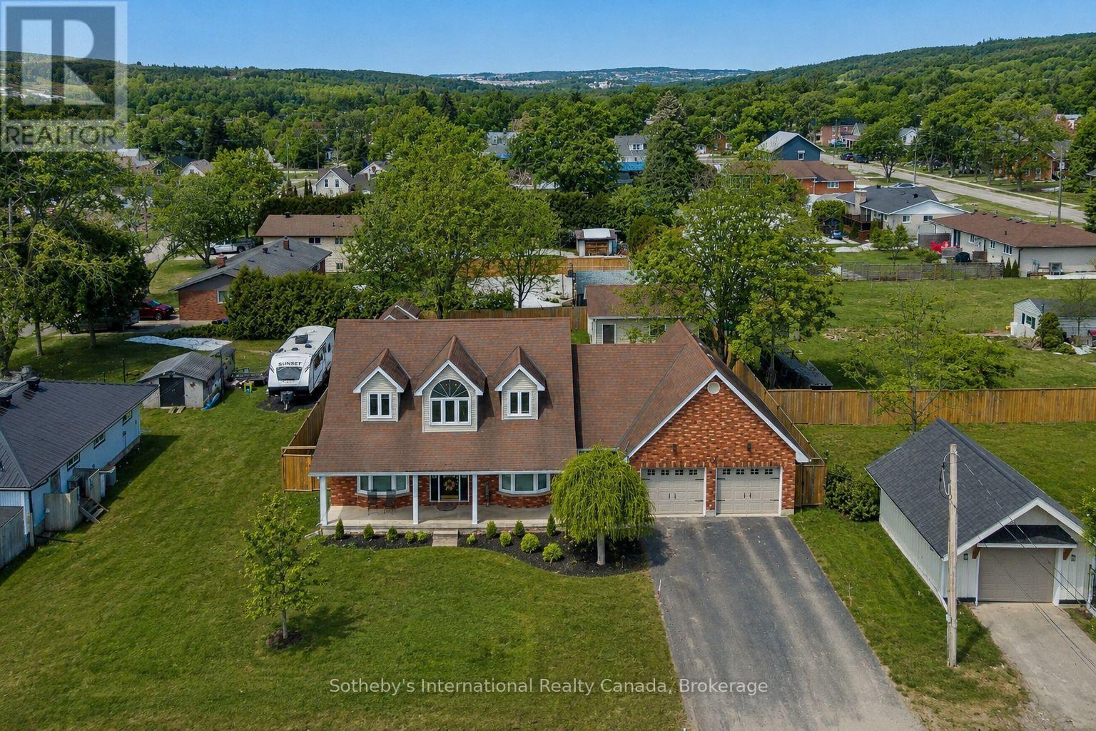 154 MARY STREET - Image 2