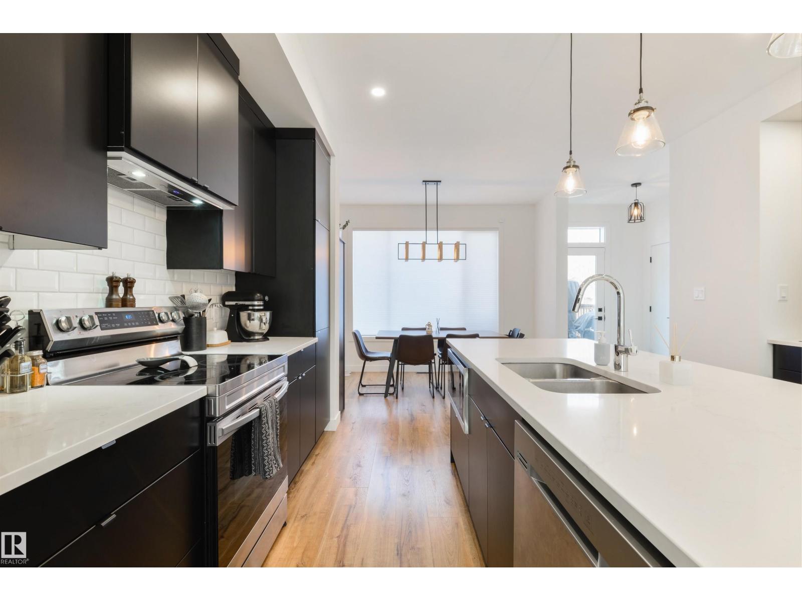 11414 125 ST NW - 12