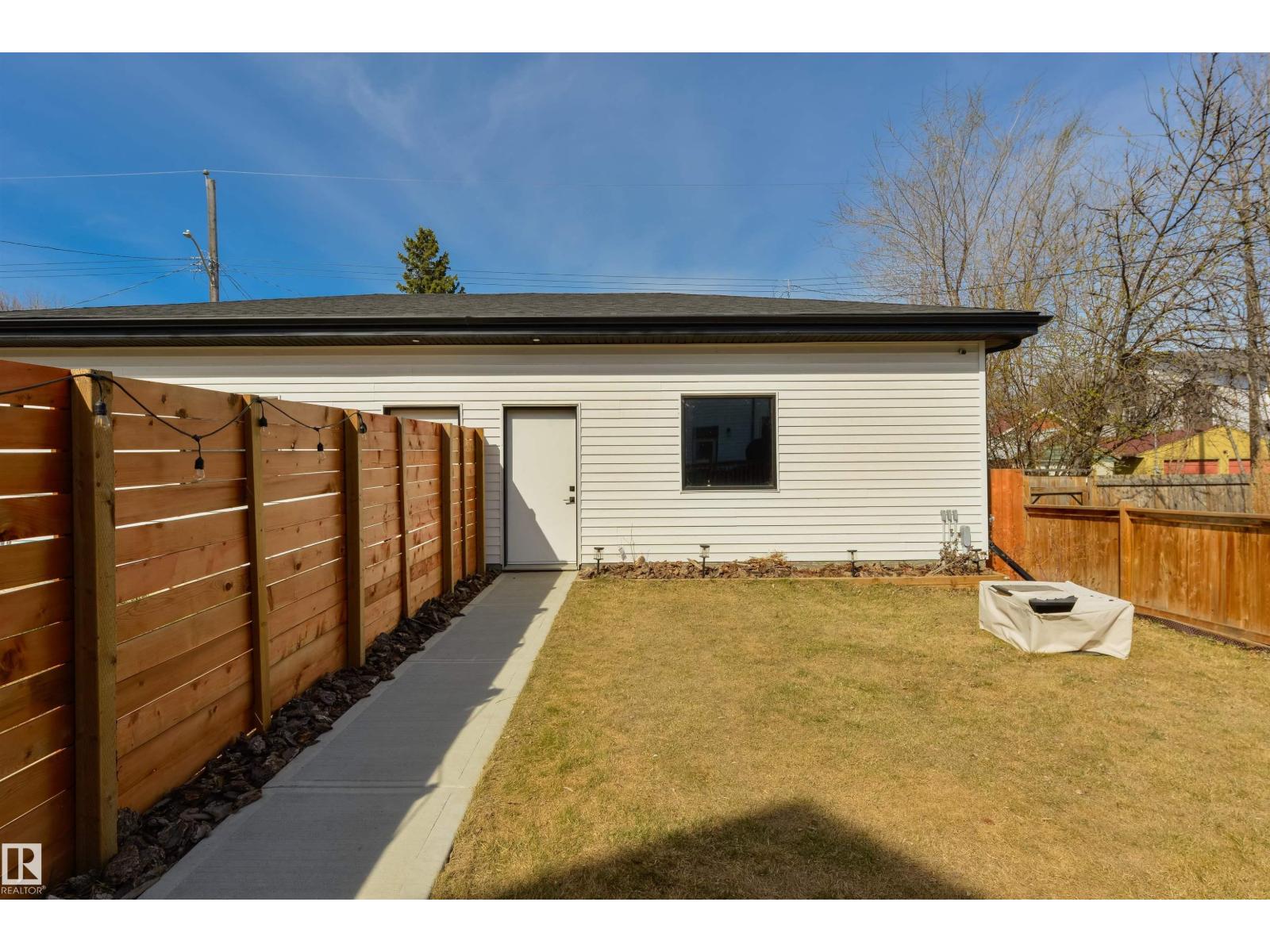 11414 125 ST NW - 37