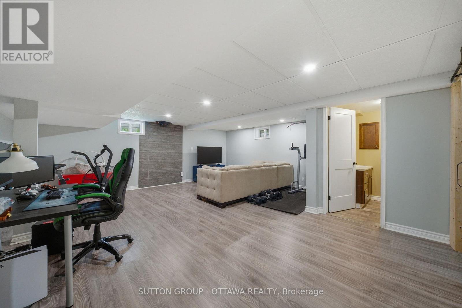 380 MAPLE STREET - 18