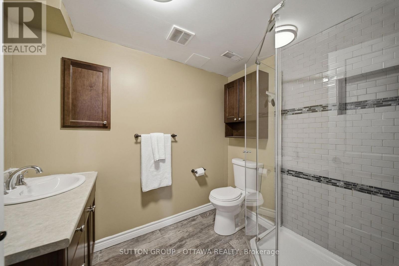 380 MAPLE STREET - 21