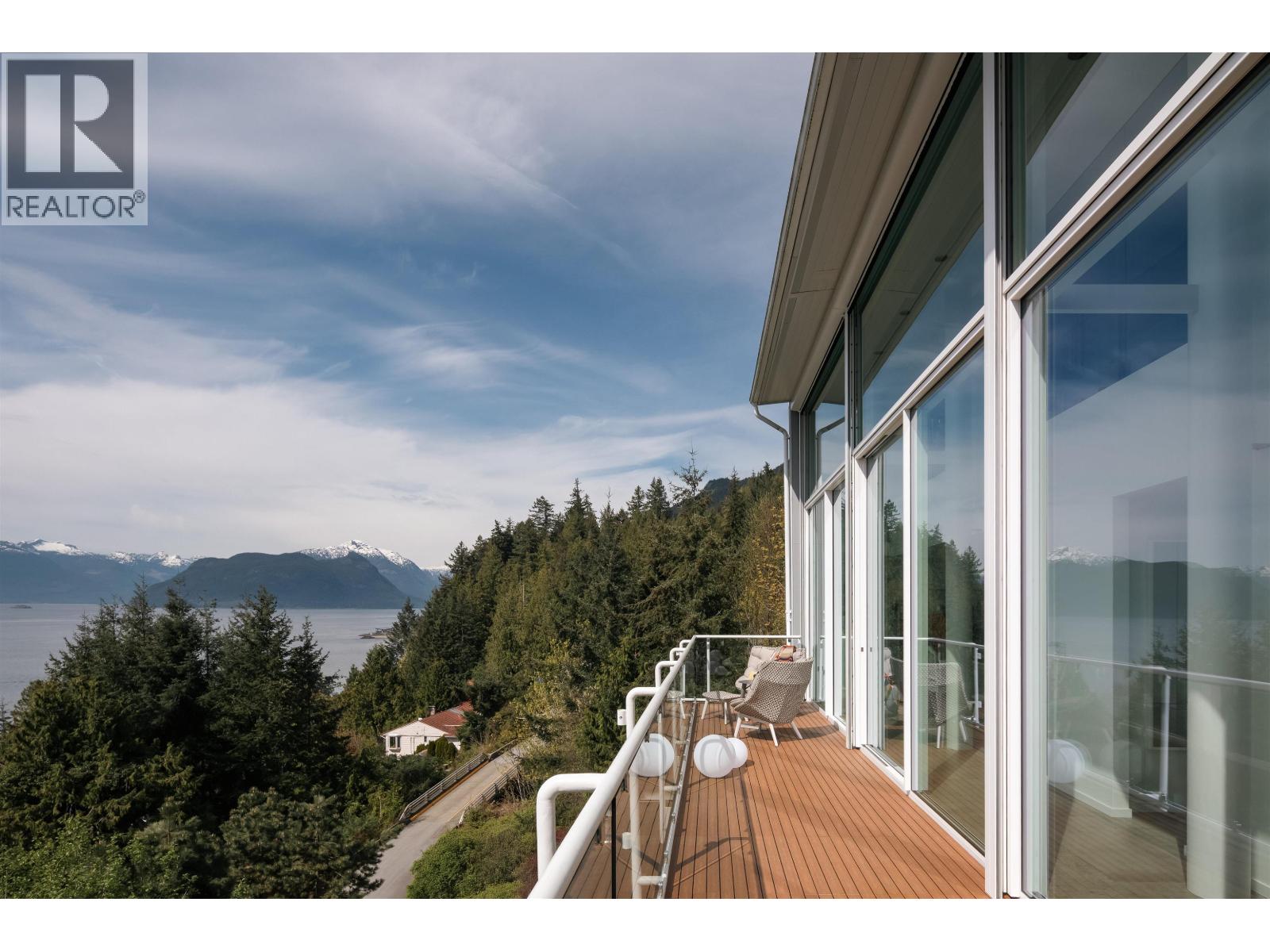 90 ISLEVIEW PLACE, West Vancouver