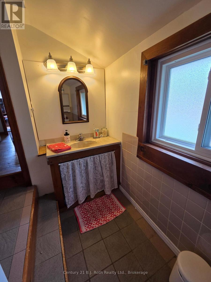 4 STOCKING LANE - 15
