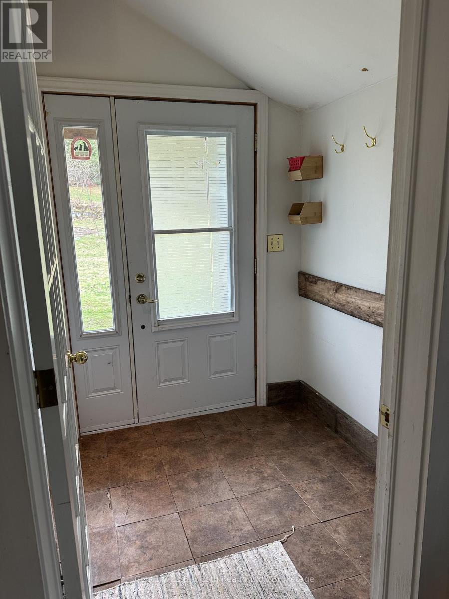 4 STOCKING LANE - 19