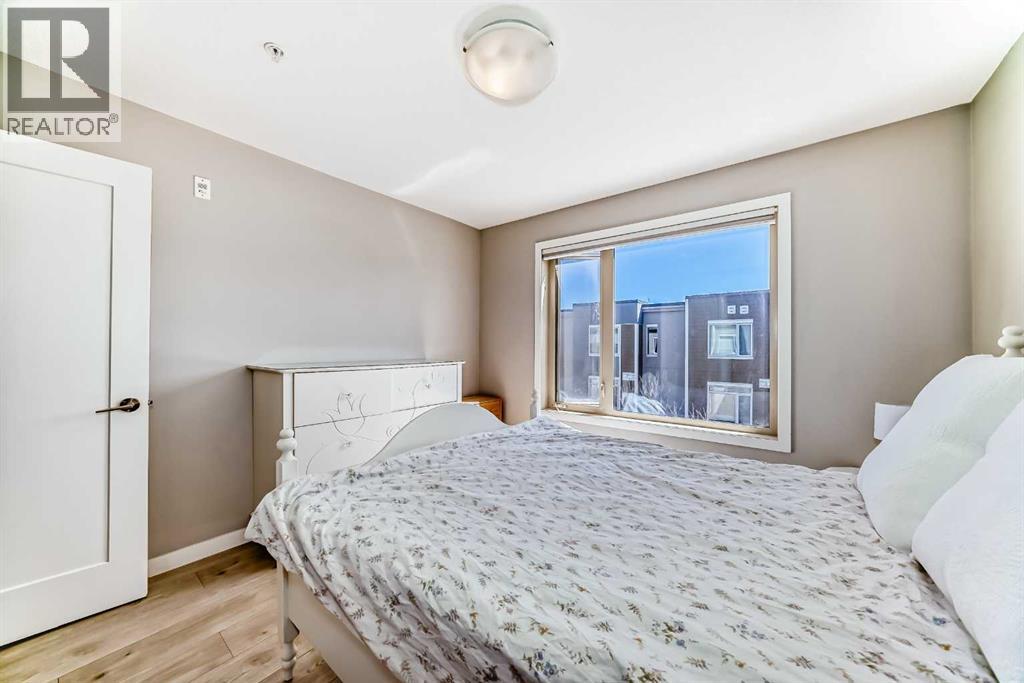 #220 7 Westpark Common SW - 21